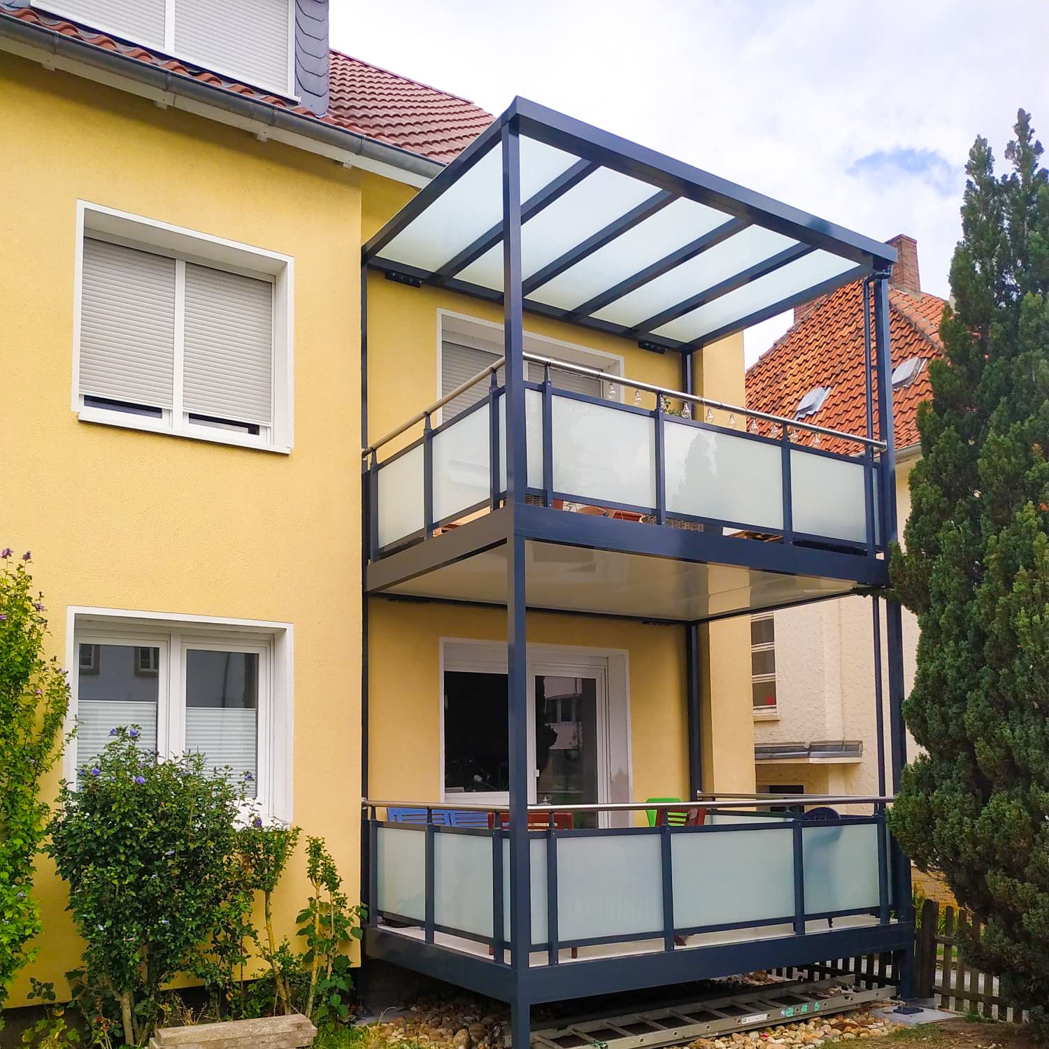 Moderner Vorstellbalkon aus Aluminium